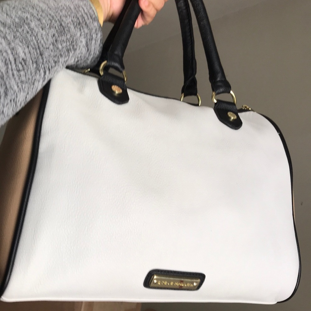 Steve Madden Satchel w/Crossbody Strap & Bracelets - Picture 4 of 8